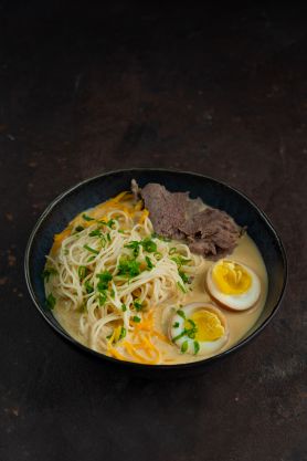 Рамен сырный с говядиной (острый)